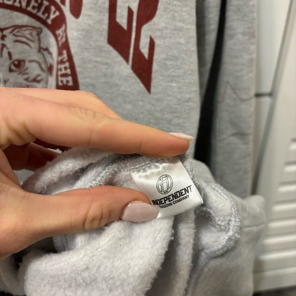 Taylor Swift Feeling 22 Cat Sweatshirt - Picture 8 of 8